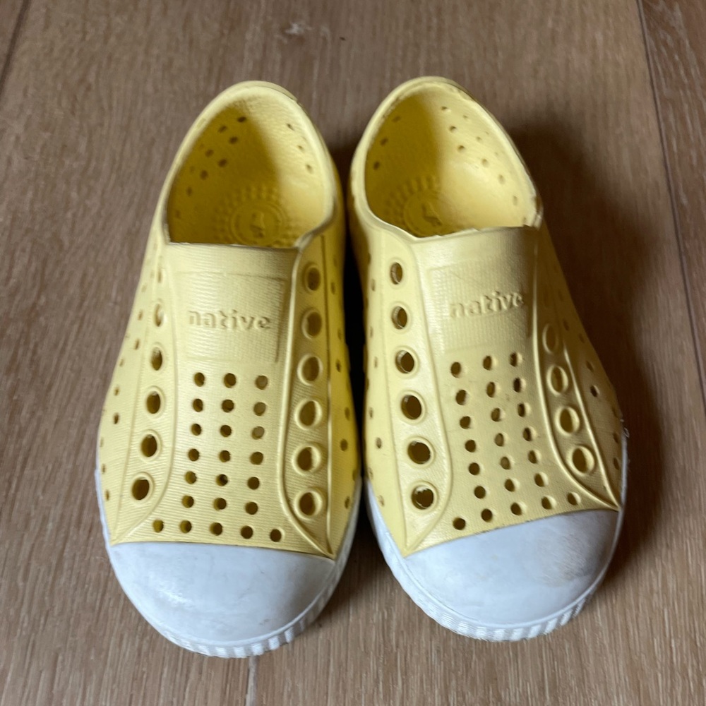 Light Yellow Native Jefferson Shoes C6